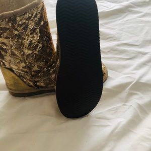 Gold Sparkly Boots 10